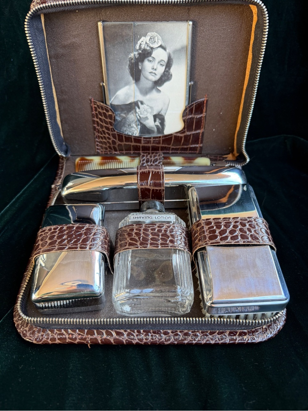 Vinatge 1940's Gentleman's travel and grooming kit.